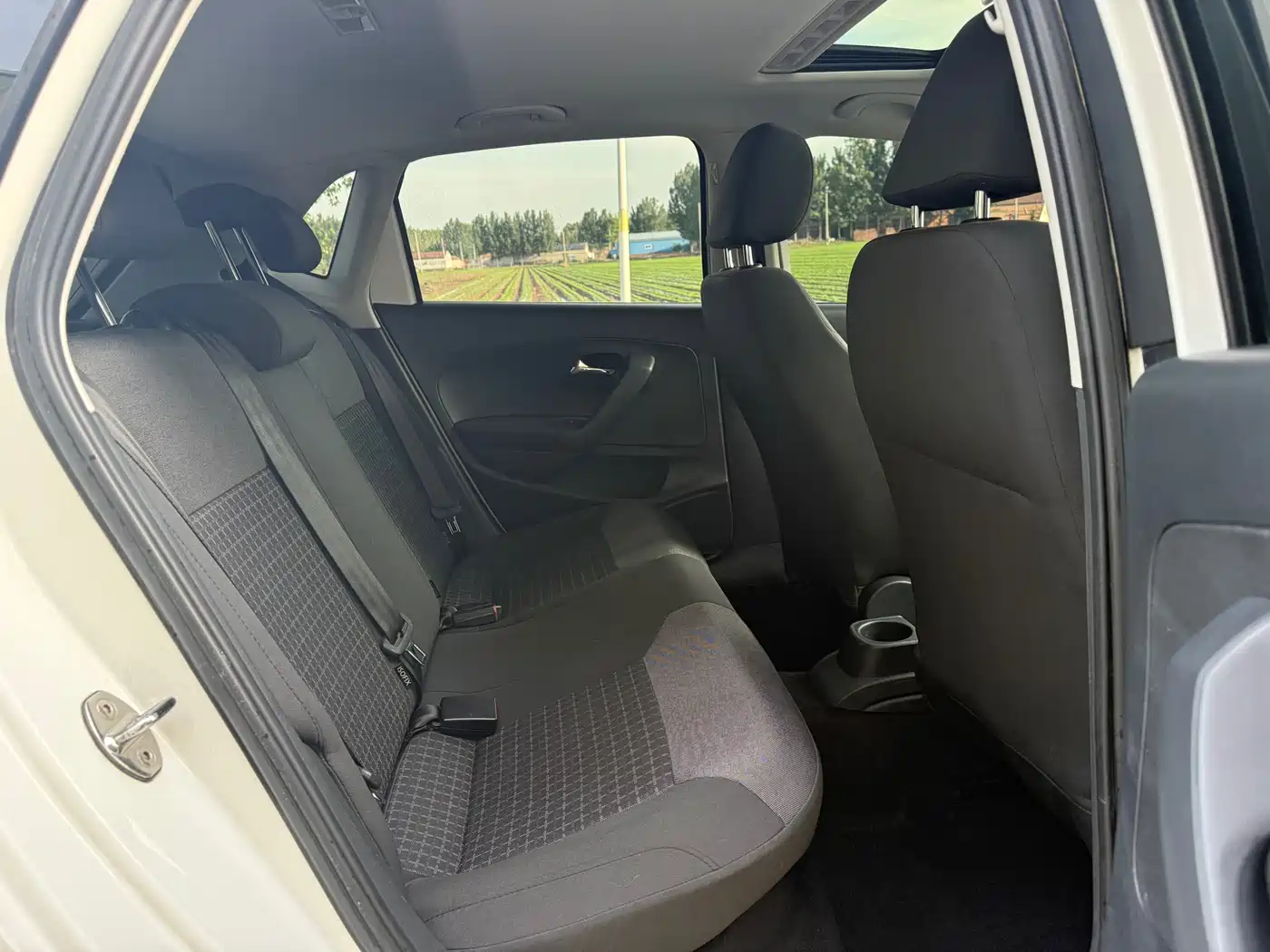Volkswagen Polo 2016 1.6L Automatic Comfort фото 10