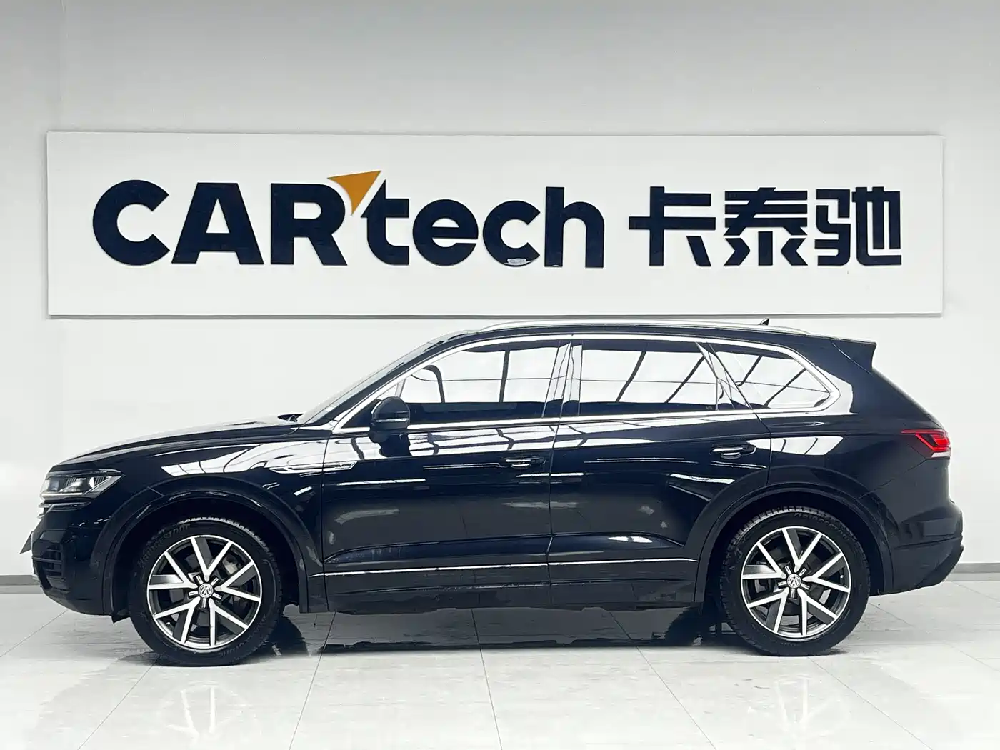 Volkswagen Touareg 2019 3.0TSI Sharp Edge Edition China V фото 3