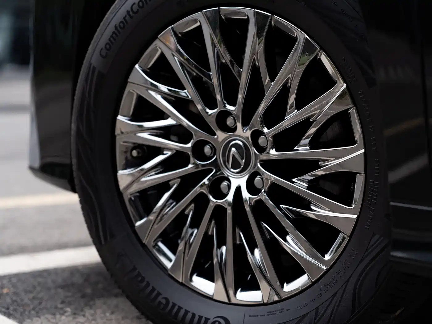 Lexus LM 2020 300h Seven-Seater Elegance Edition фото 5