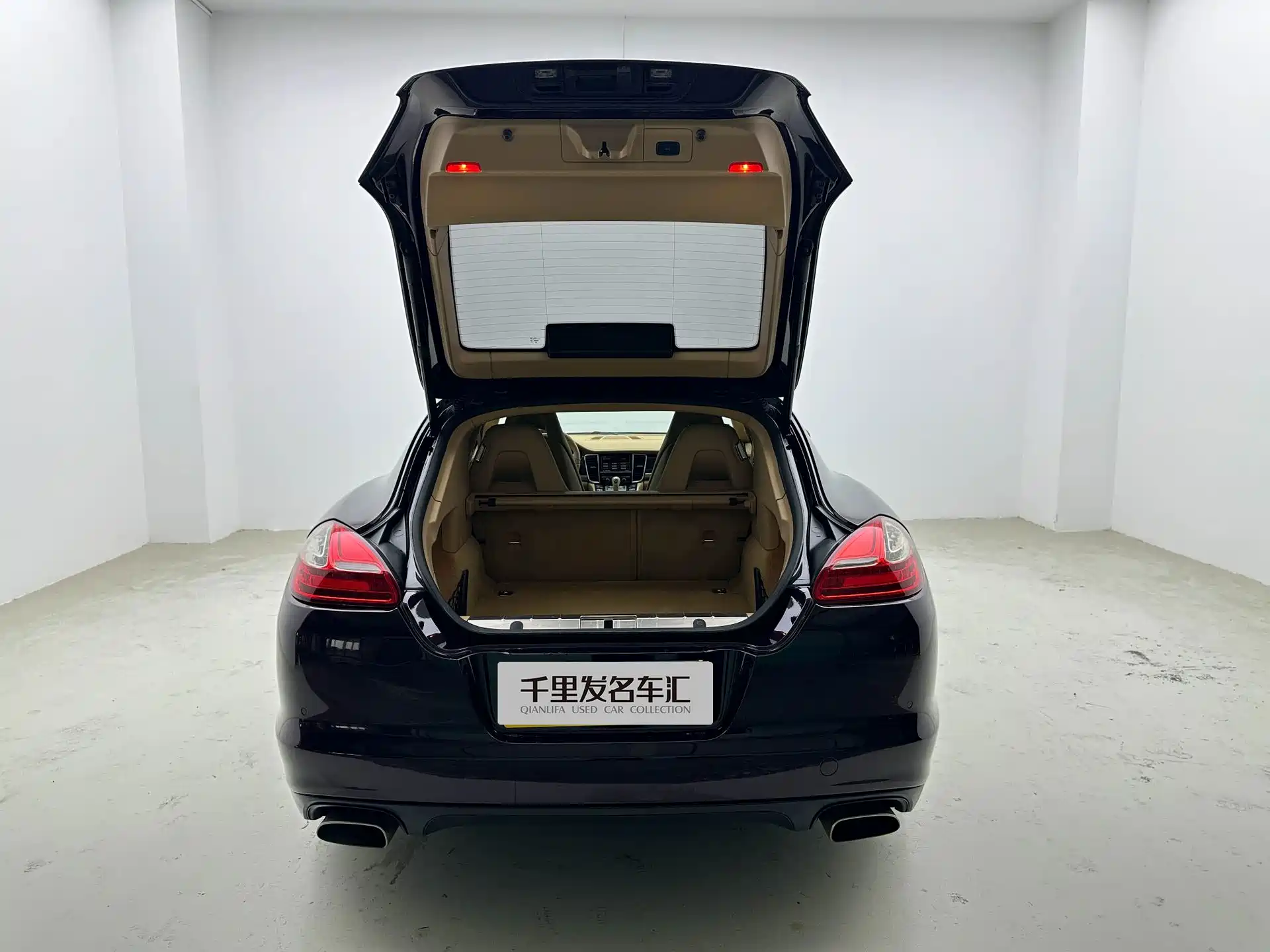 Photo 9 - Porsche Panamera