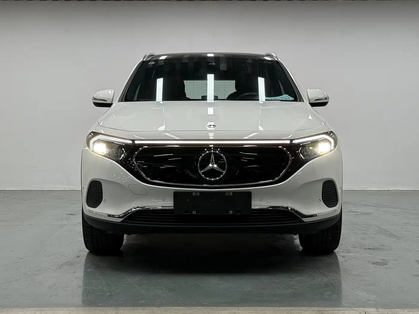 MERCEDES-BENZ EQA