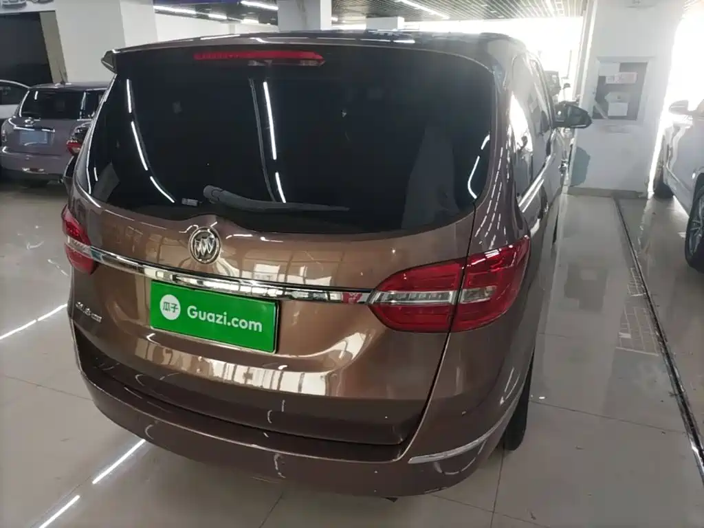 Photo 7 - Buick GL8