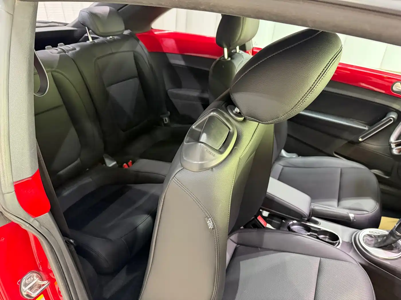 Volkswagen Beetle 2015 180TSI фото 8