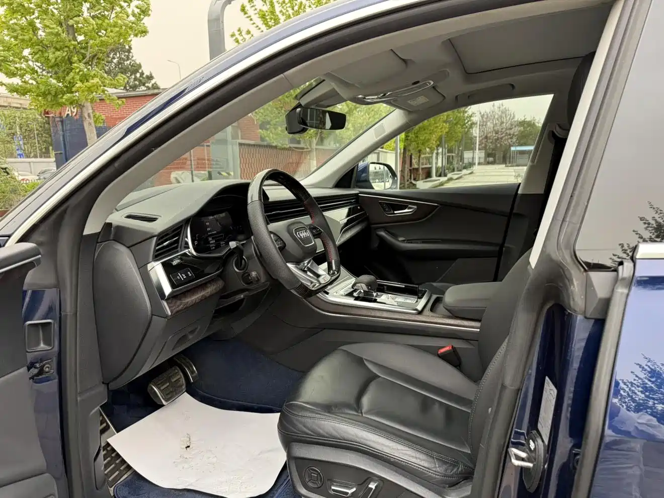 Фото 5 - Audi Q8