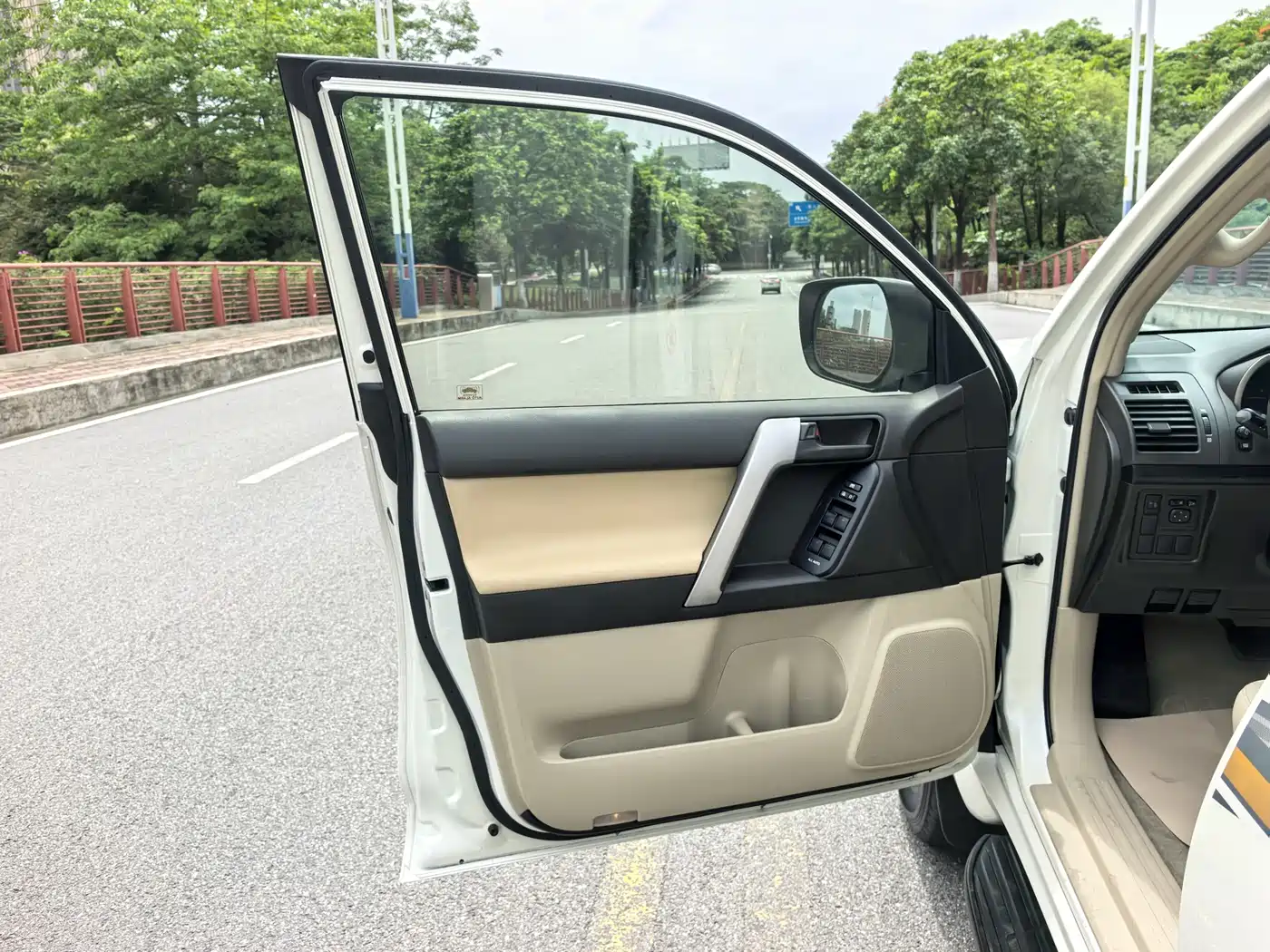 Toyota Prado (Import) 2010 2.7L Auto Luxury фото 4