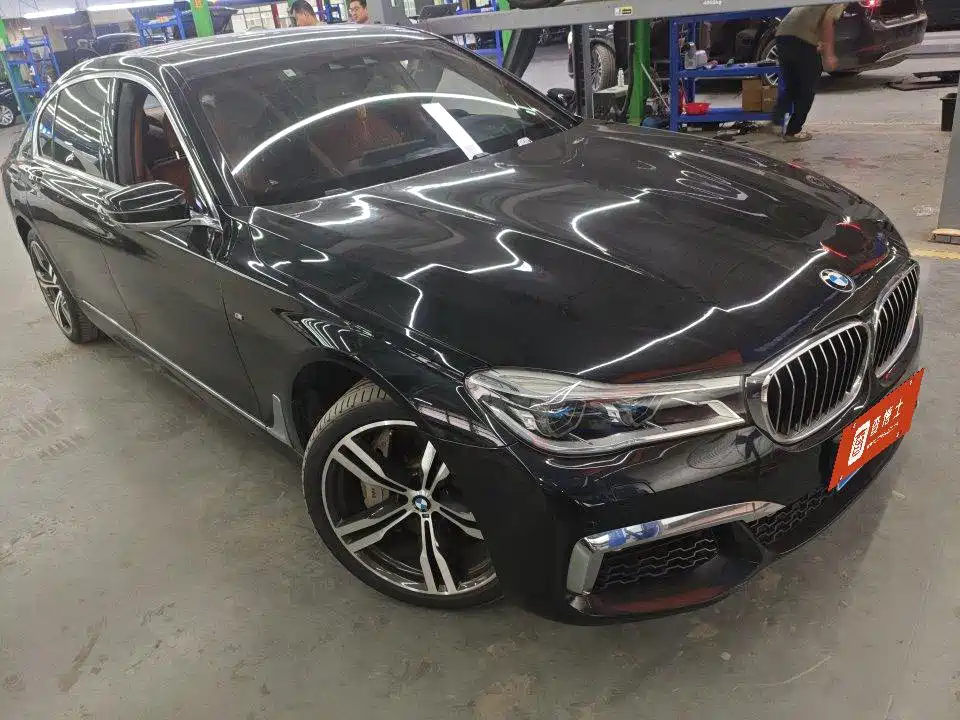 Photo 2 - BMW 7 Series