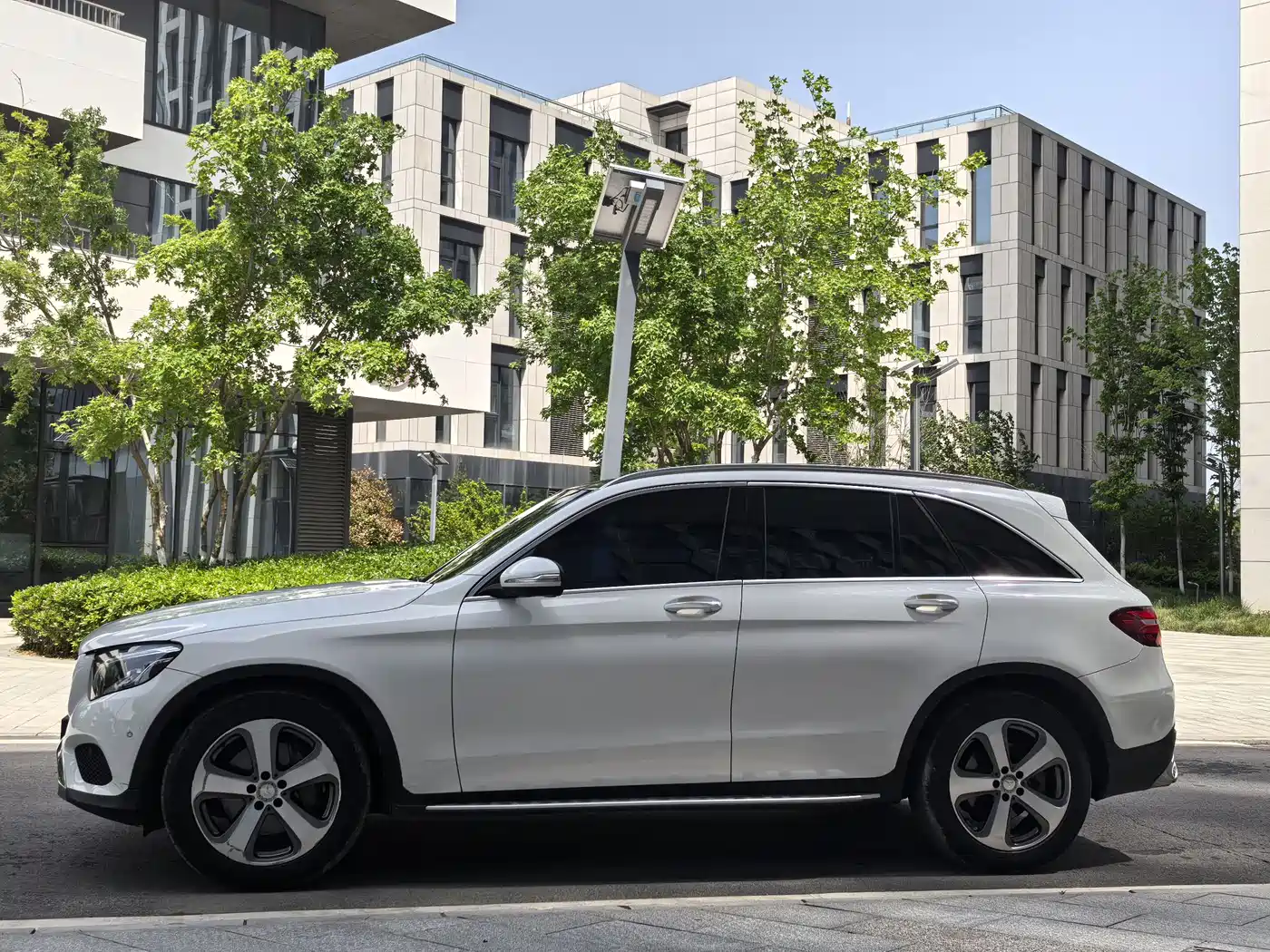 Mercedes-Benz GLC 2016 GLC 260 4MATIC Luxury фото 3