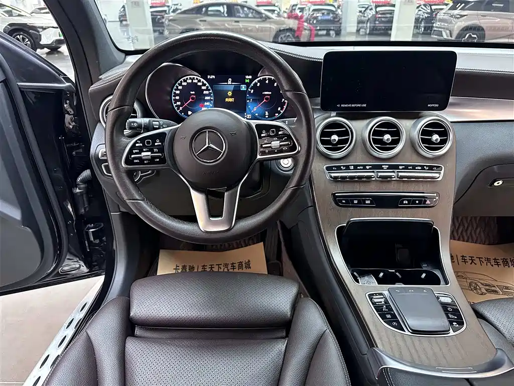MERCEDES-BENZ GLC