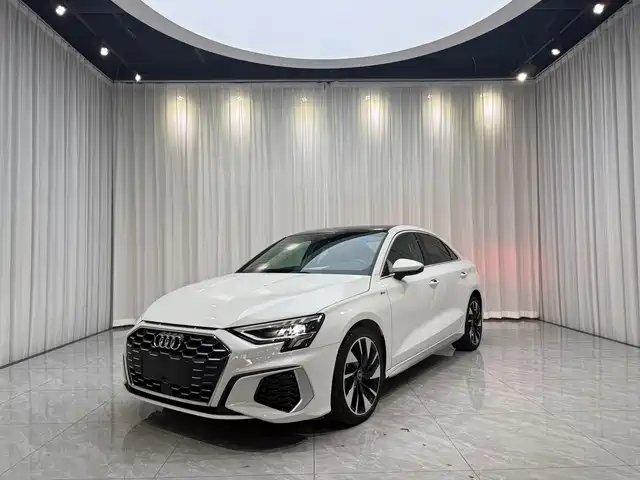 Audi A3 A3L Limousine 35 TFSI, Стиль Спорт