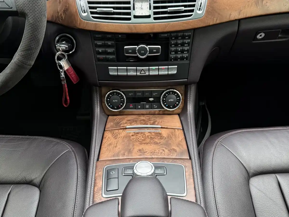 Mercedes-Benz CLS 2012 CLS 300 CGI фото 13
