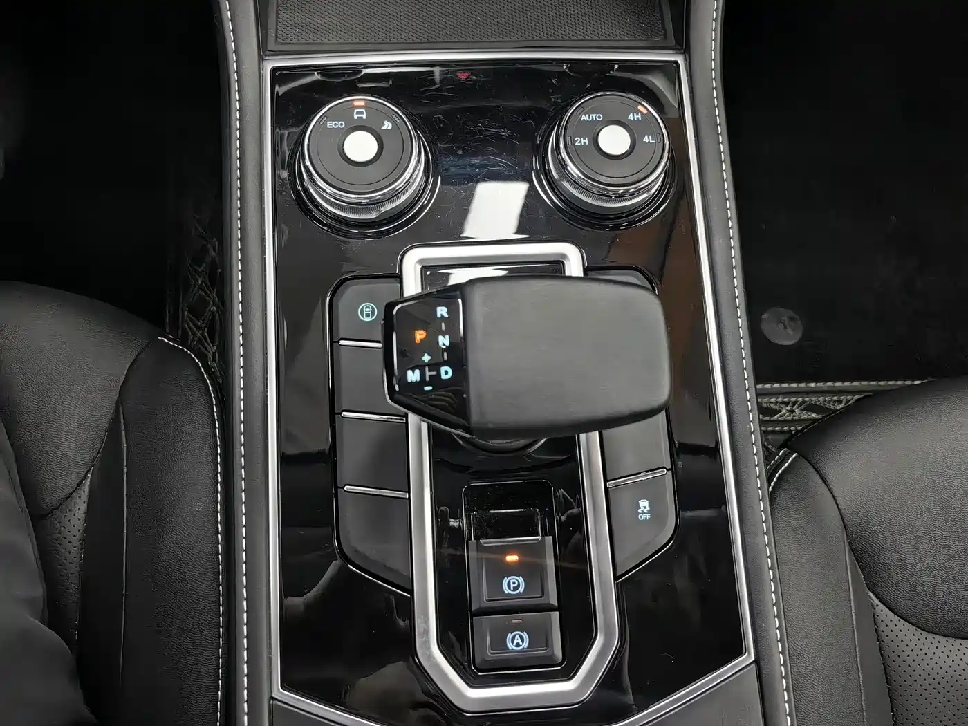 Sinotruk Bosheng 2025 2024 Commercial 2.0T Automatic Diesel 4WD Long Wheelbase Luxury Edition
