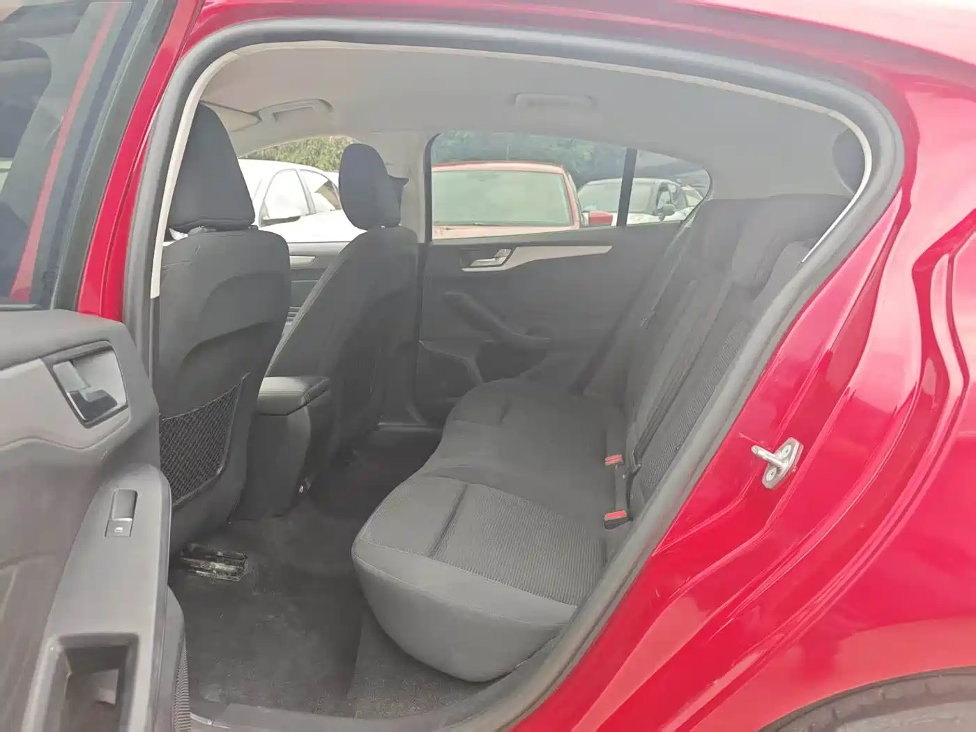 Photo 9 - Ford Focus
