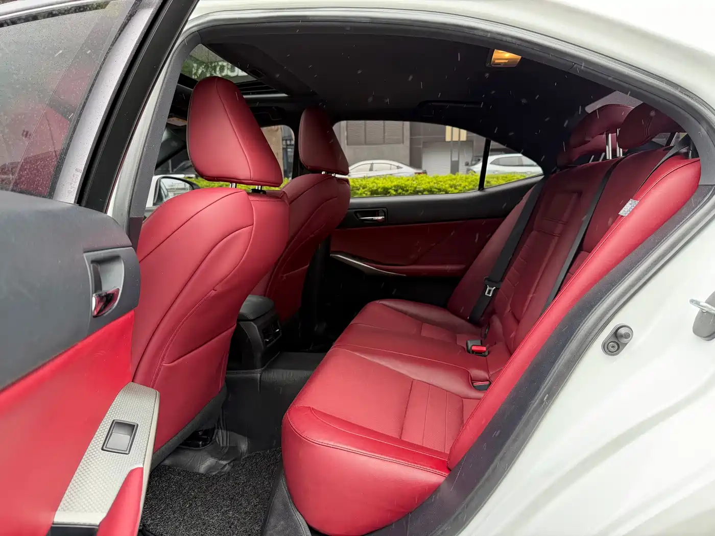 Lexus IS 2015 200t F SPORT фото 18