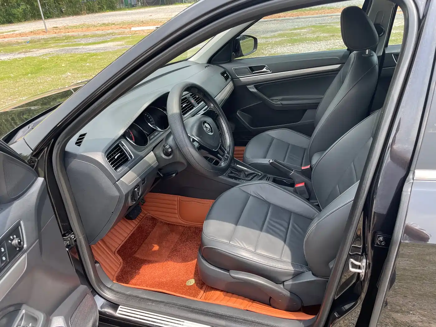 Volkswagen Lavida 2017 1.6L Automatic Comfort Edition фото 9