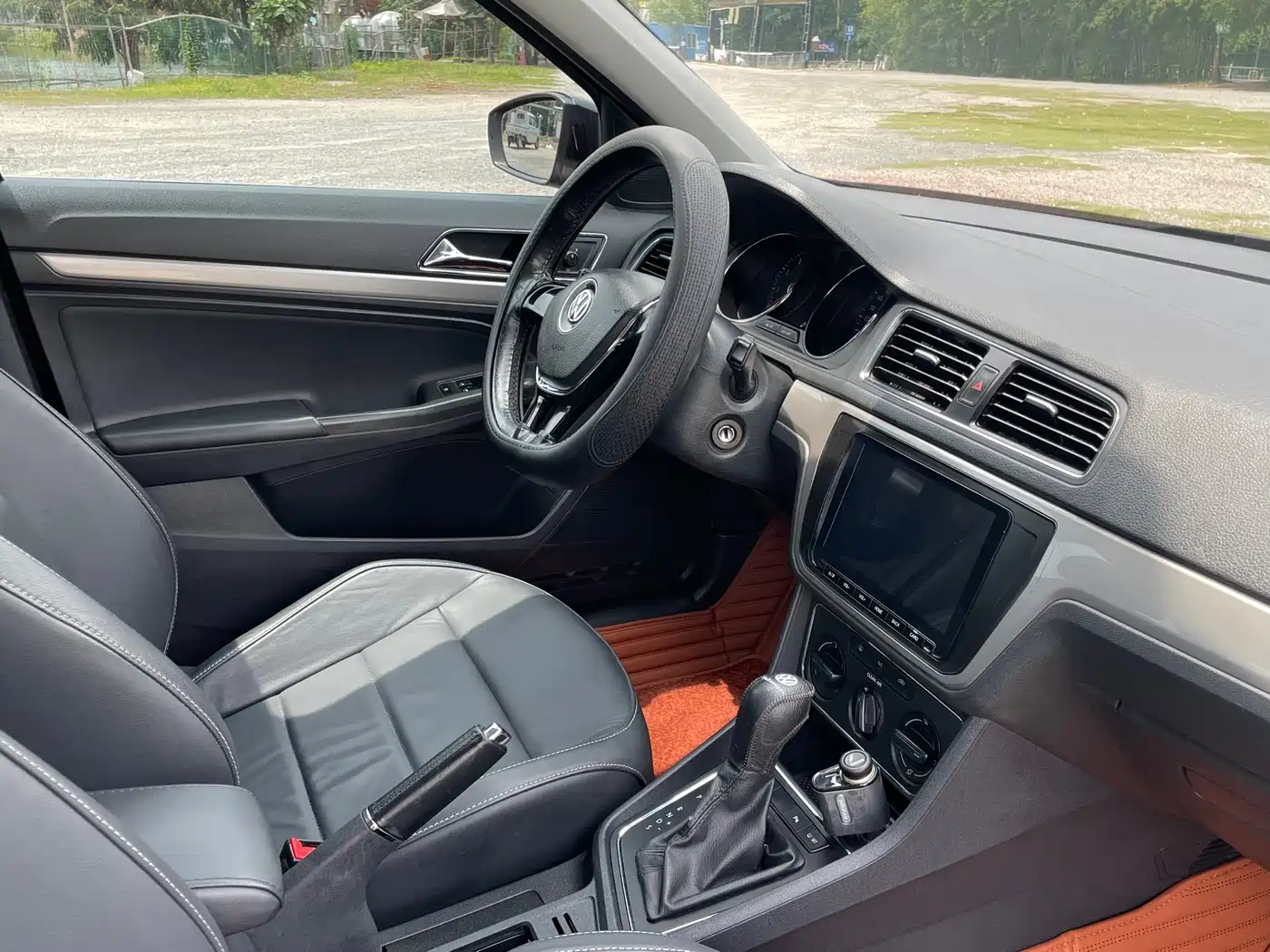 Volkswagen Lavida 2017 1.6L Automatic Comfort Edition фото 14