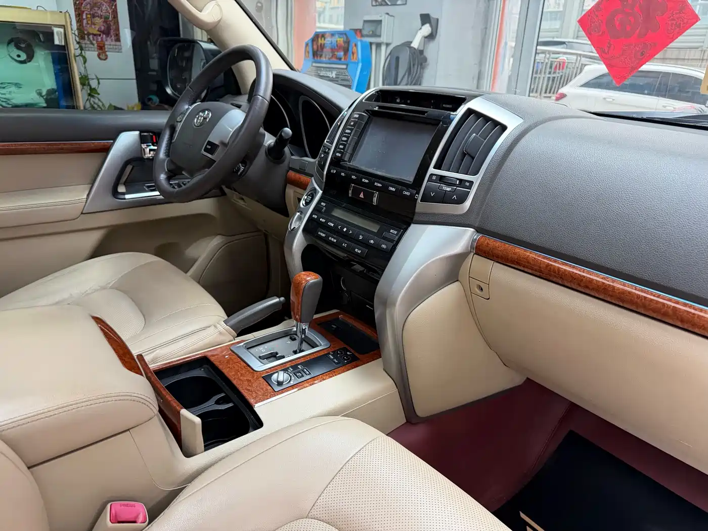 Toyota Land Cruiser 2012 4.6L Automatic VX-R фото 40