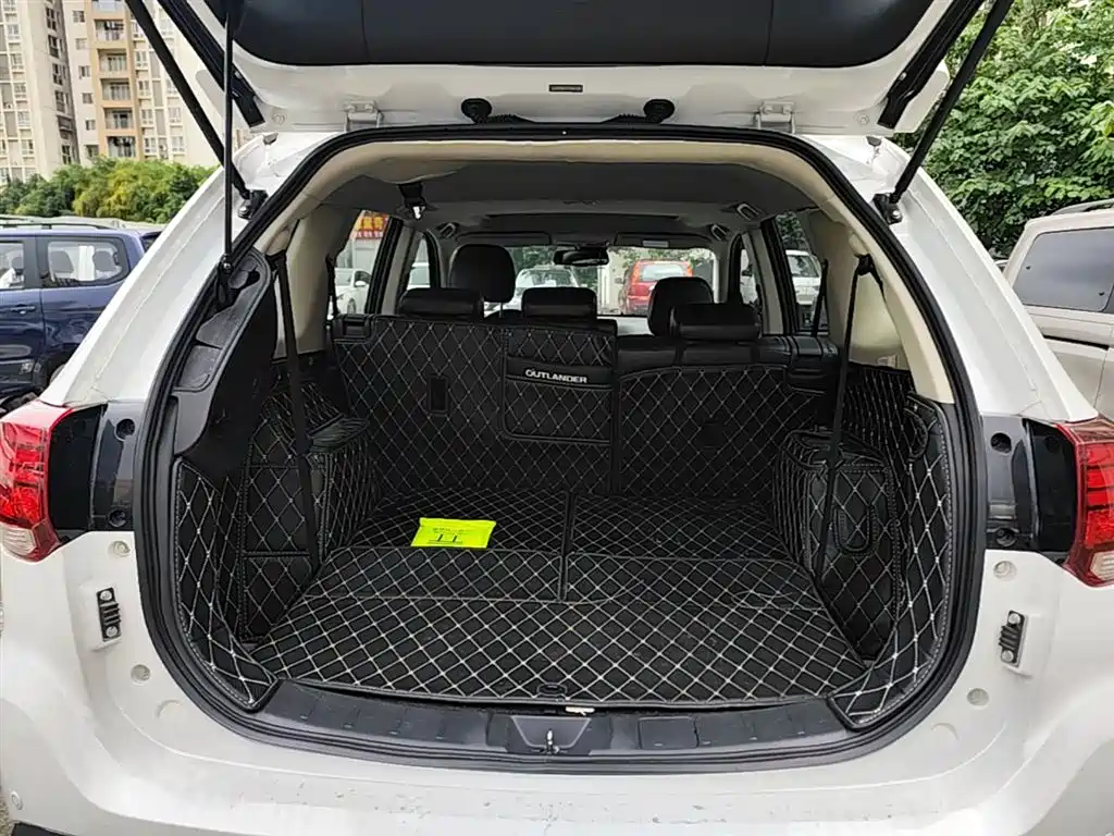 Mitsubishi Outlander 2019 2.4L 4WD Deluxe Edition 7-Seater China VI фото 19