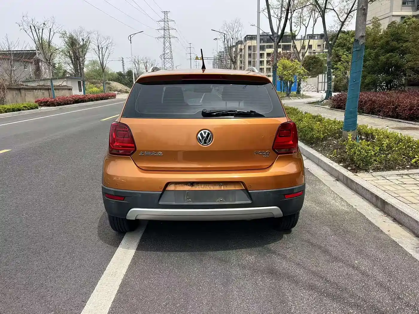 Volkswagen Polo 2016 1.6L Cross Polo Automatic фото 6