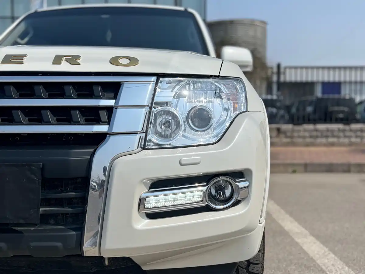 Mitsubishi Pajero (Import) 2019 3.0L Auto Standard Version фото 7