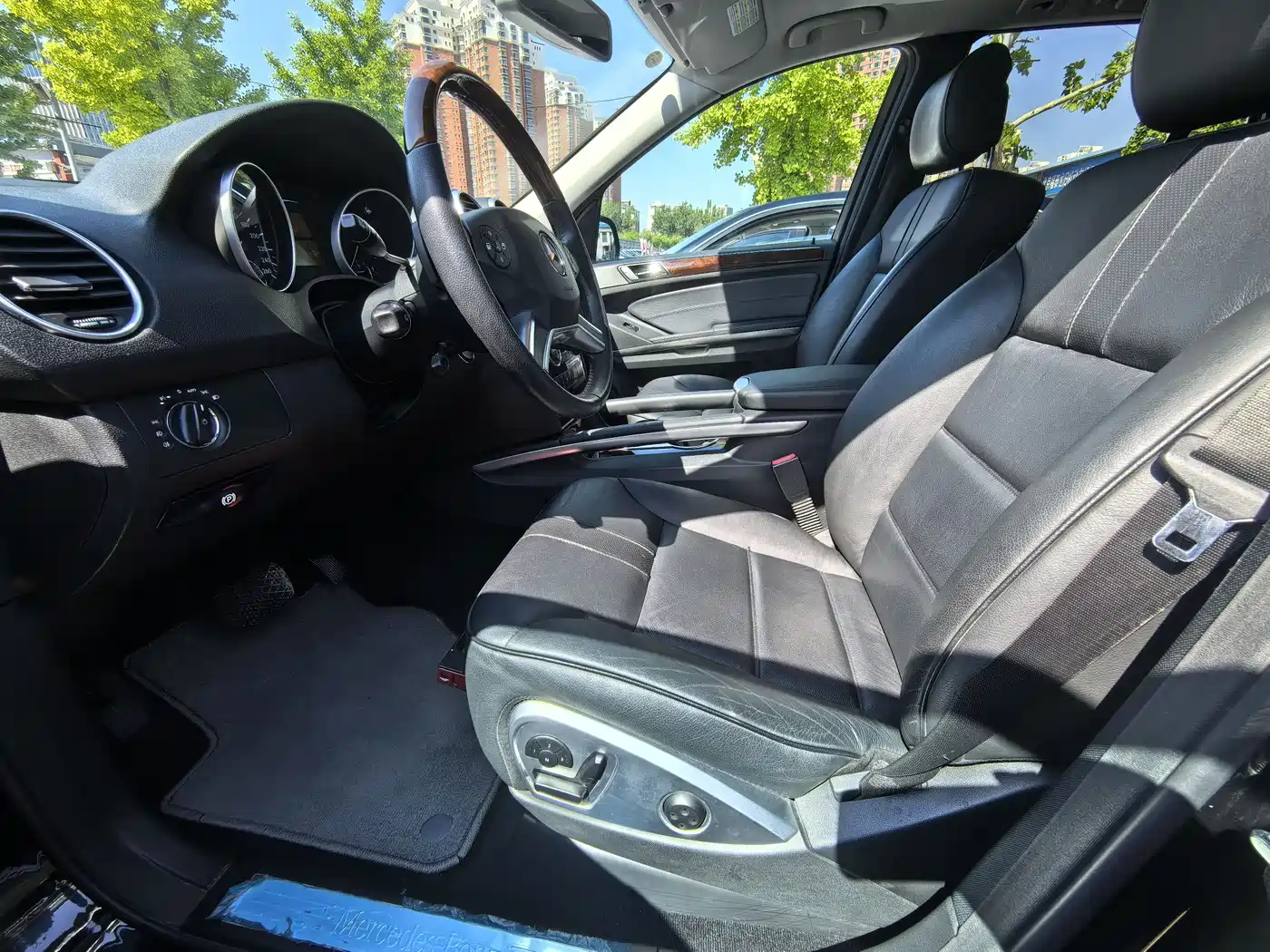 Mercedes-Benz M-Class 2008 Model ML 500 4MATIC фото 15