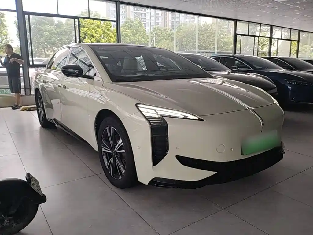 Hongqi EH7 2026 2025 690 Smart Selection Edition