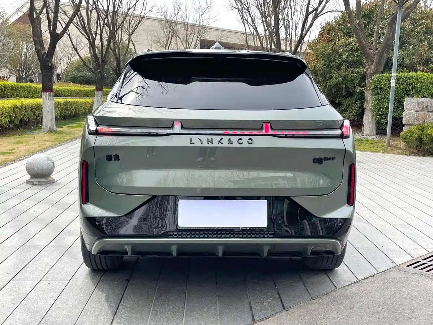 Lynk & Co 08 EM-P 2023 220km 4WD Performance Halo фото 11