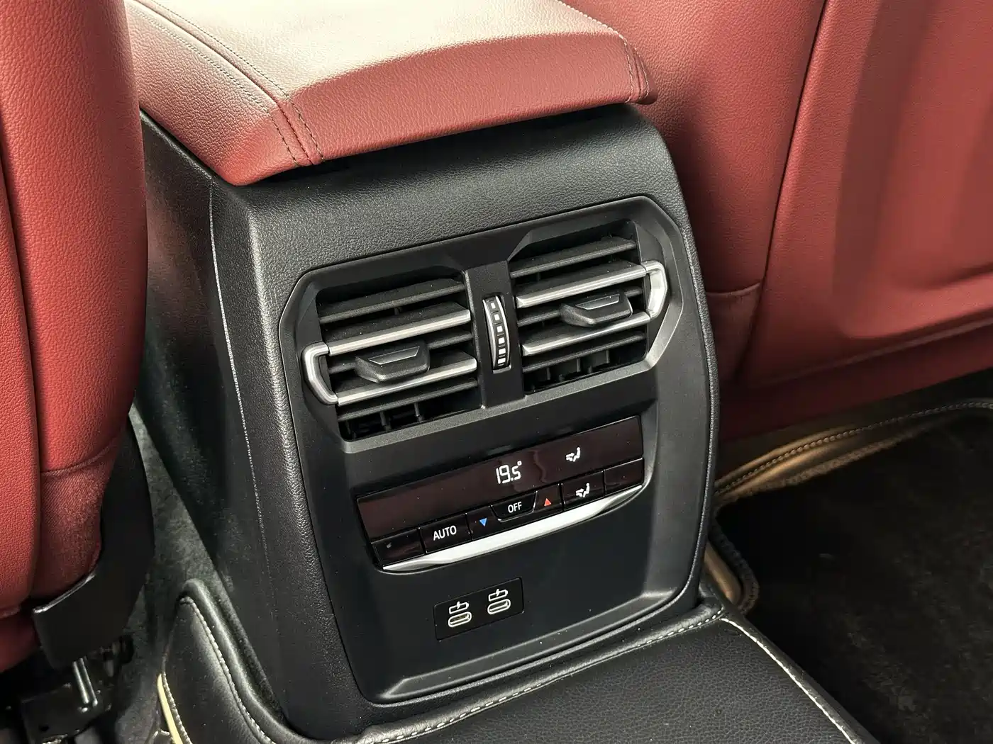 BMW 3 Series 2023 325Li M Sport Black Night Package фото 22