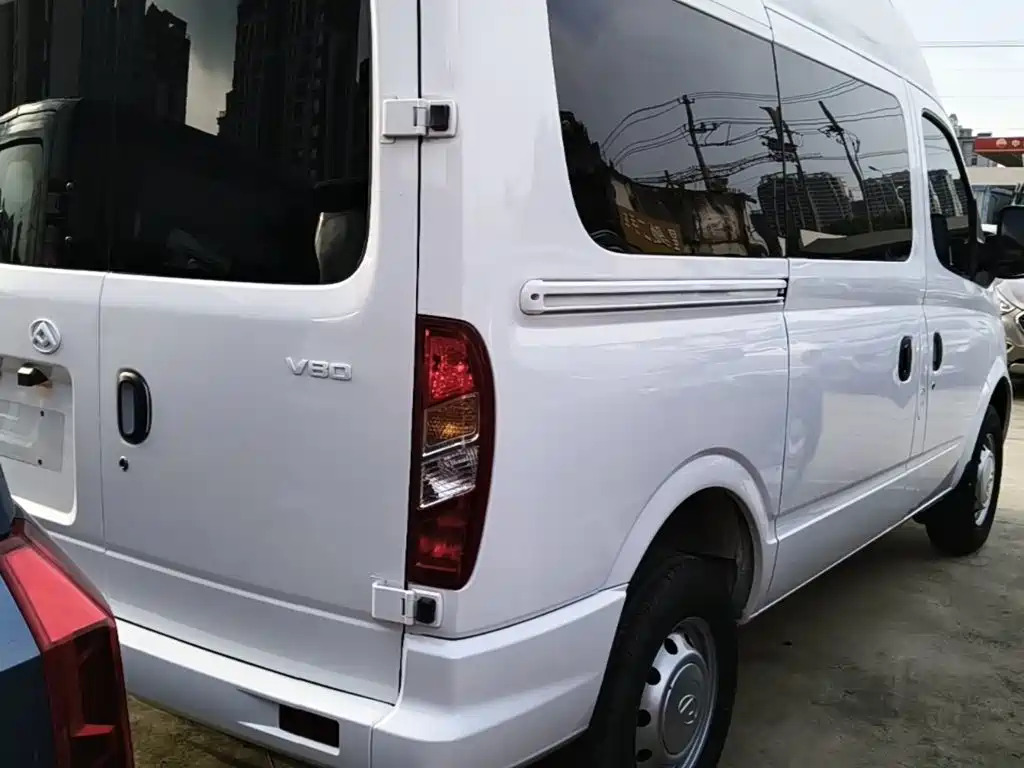 SAIC Maxus Xintu V80 2024 2024 Model Year Aoyunton Value Edition 6MT Short Wheelbase Medium Roof 127Ps 5/6-Seater