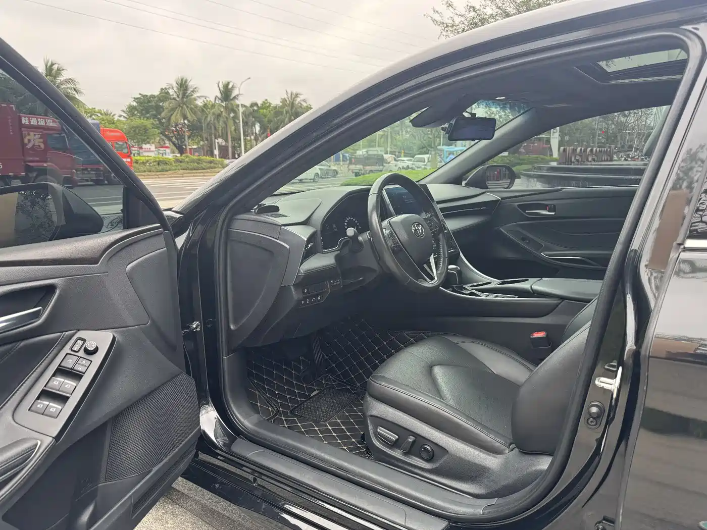 Toyota Avalon 2022 2.5L Luxury Edition фото 10