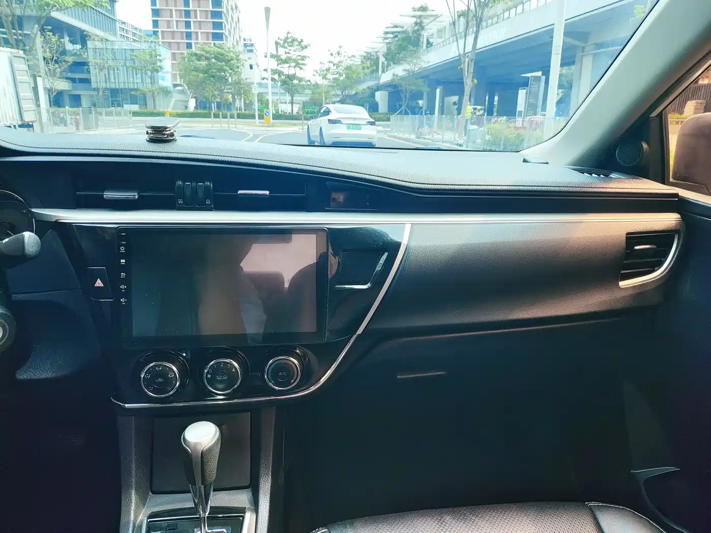 Toyota Corolla 2017 1.2T CVT GL фото 13