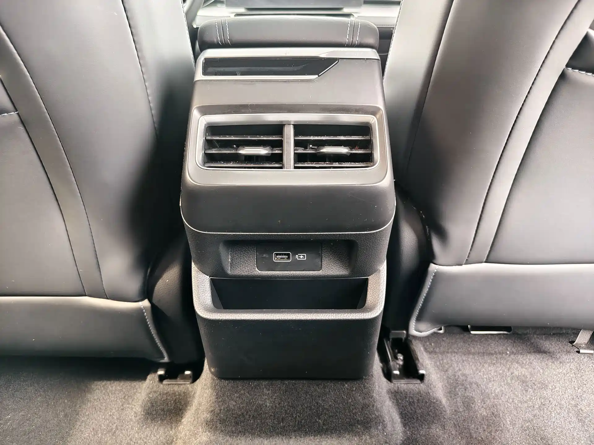 Фото 6 - Geely Preface