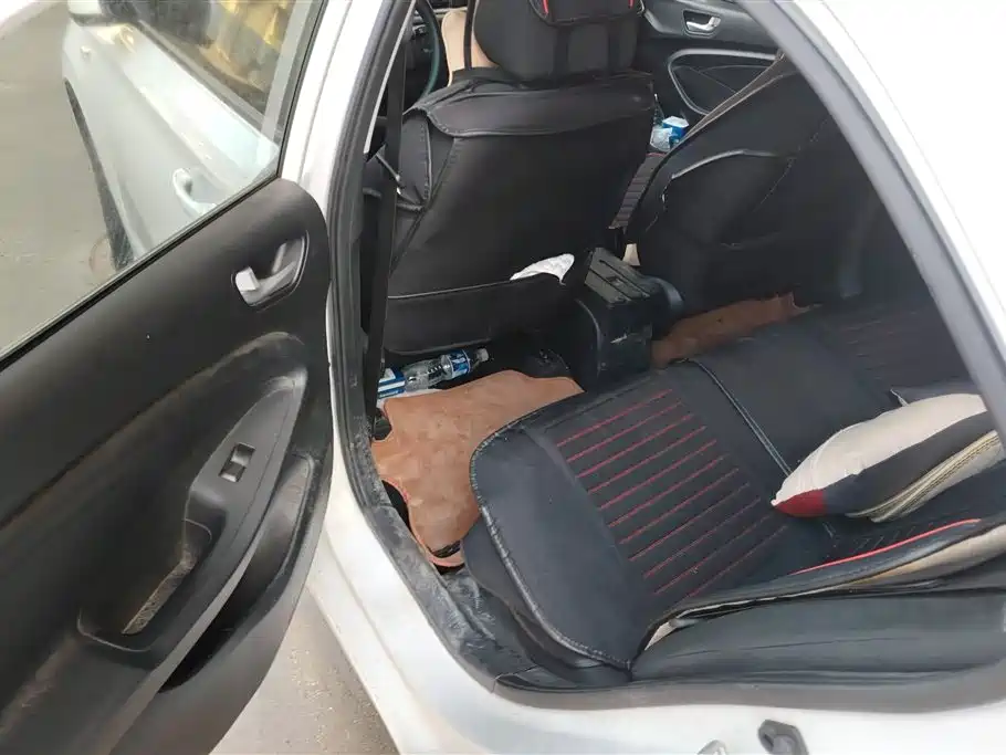 Hyundai Verna 2017 1.4L Manual Renewal Edition China VI фото 11