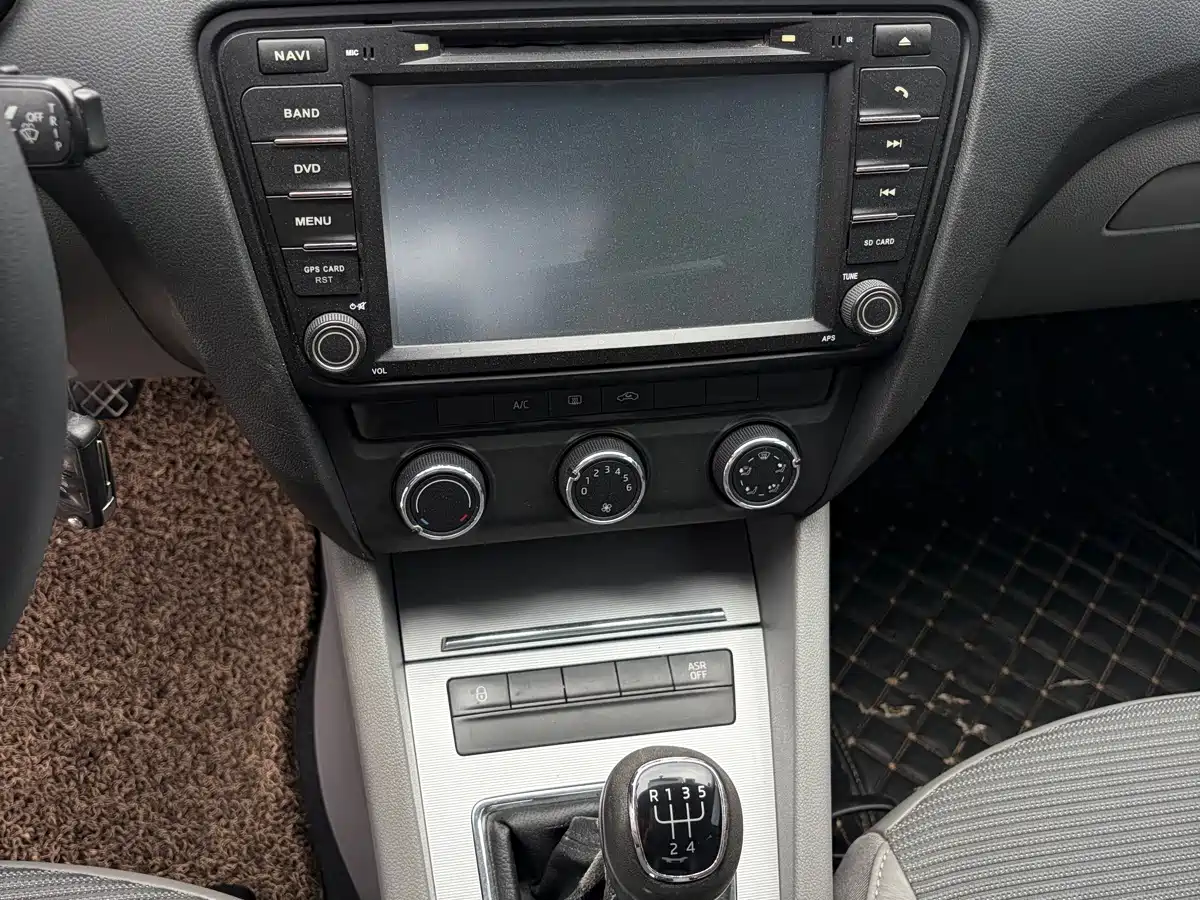 Фото 16 - Škoda Octavia