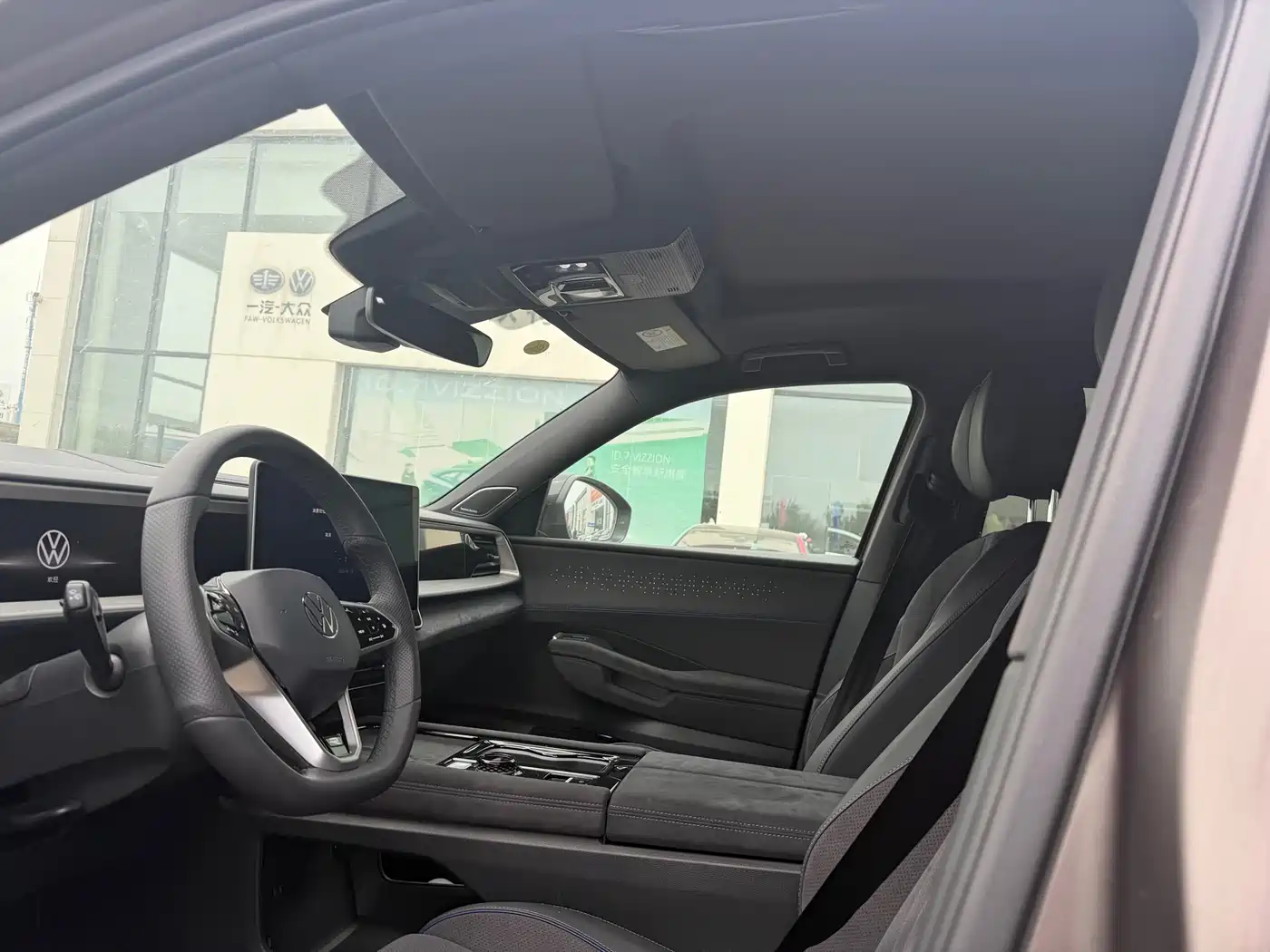Volkswagen Teramont 2025 Teramont Pro 450TSI 4WD Summit Edition фото 3