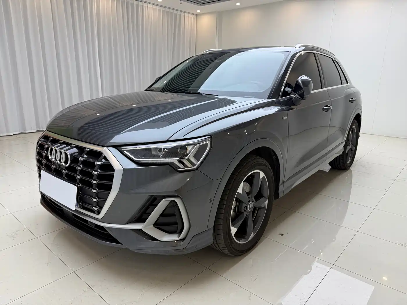 Audi Q3 2023 35 TFSI Fashion Dynamic (1.4T)