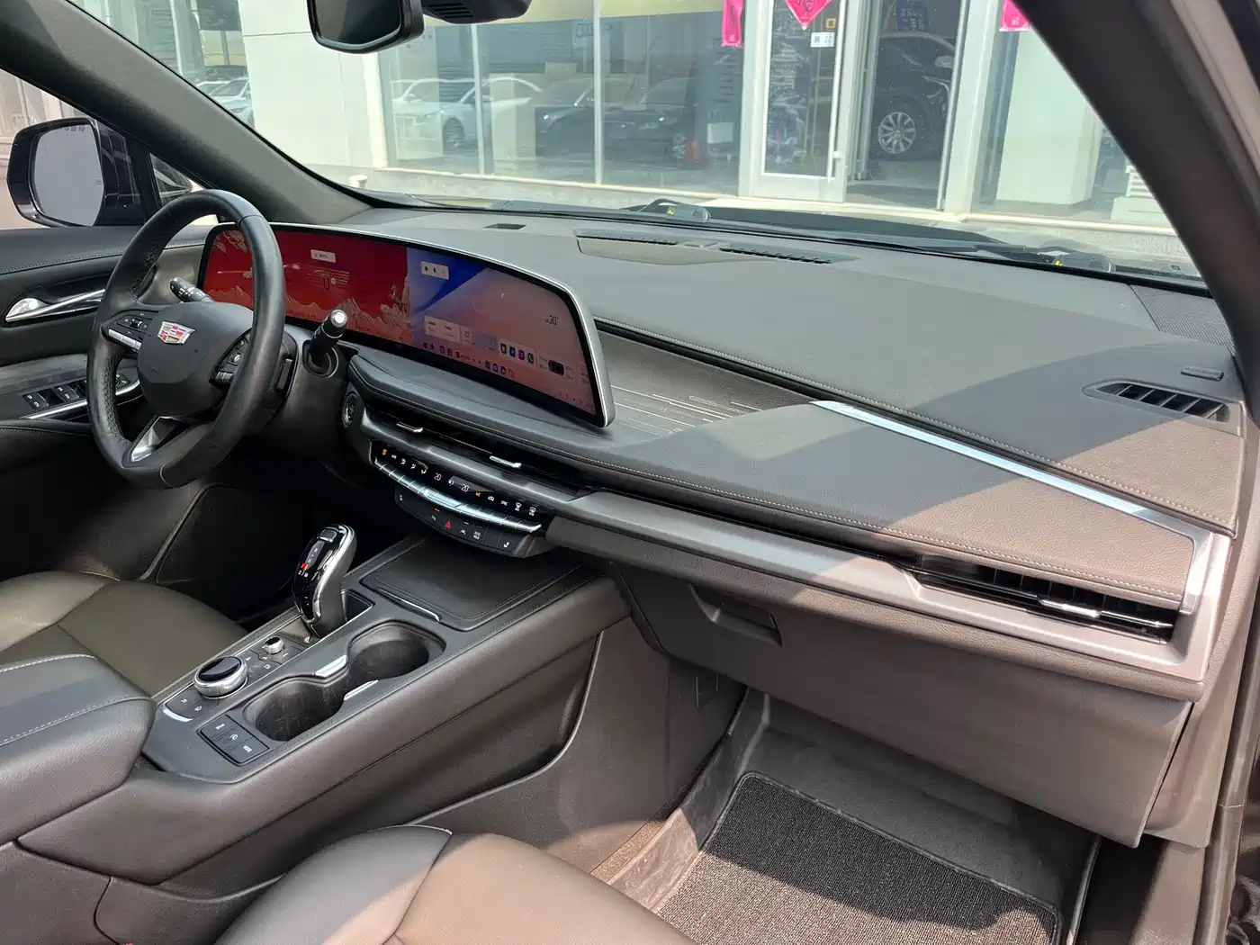 CADILLAC XT4