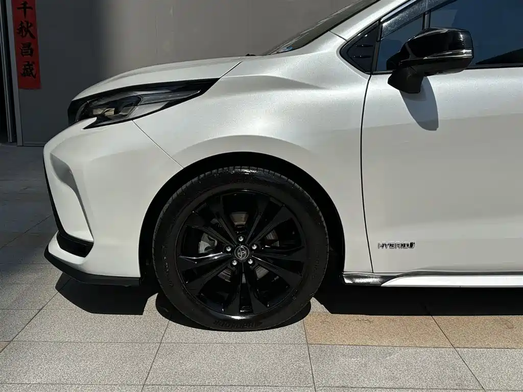 Toyota Granvia 2023 2.5L Hybrid Flagship VIP Edition фото 25