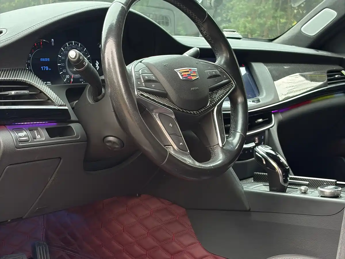 Фото 10 - Cadillac CT6