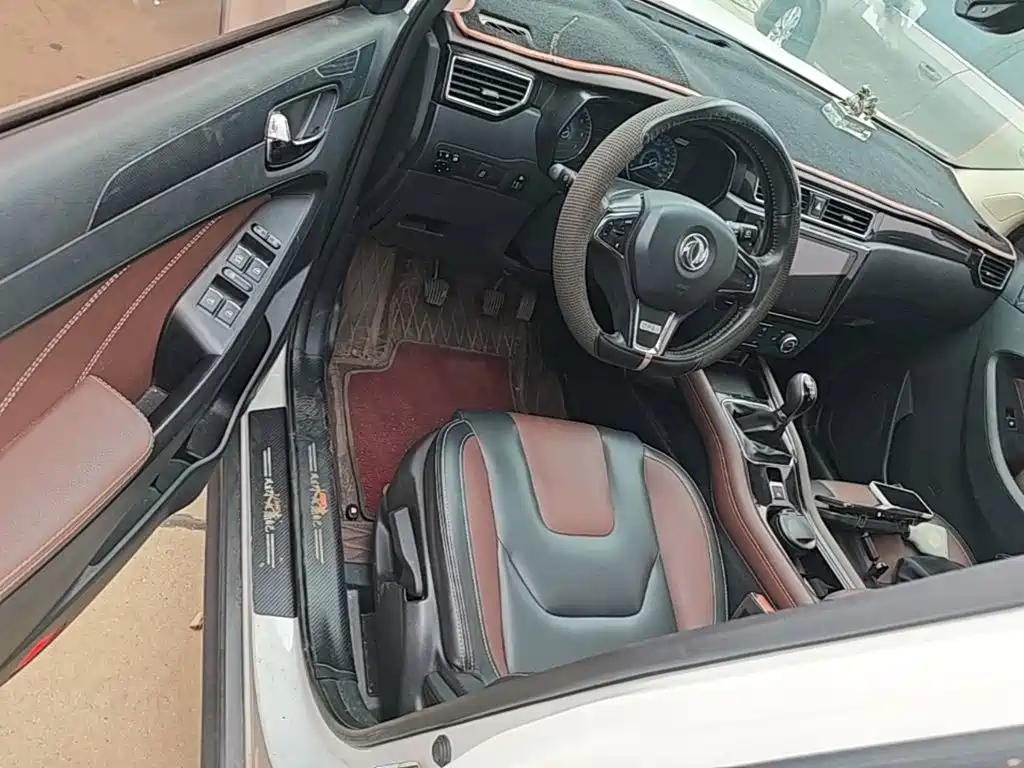 Dongfeng Fengguang Fengguang 580 2018 2017 1.5T Manual Luxury Version