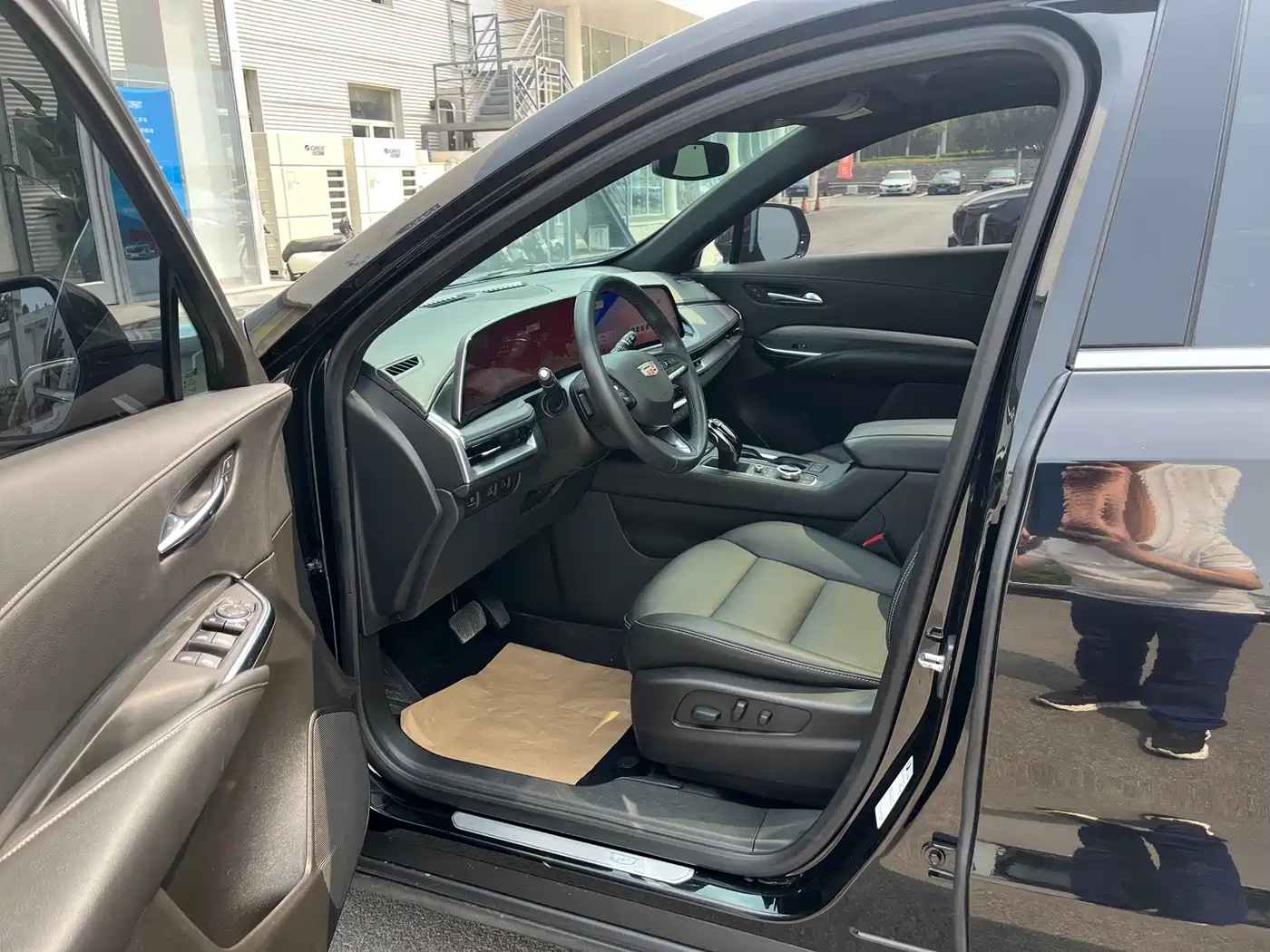 CADILLAC XT4