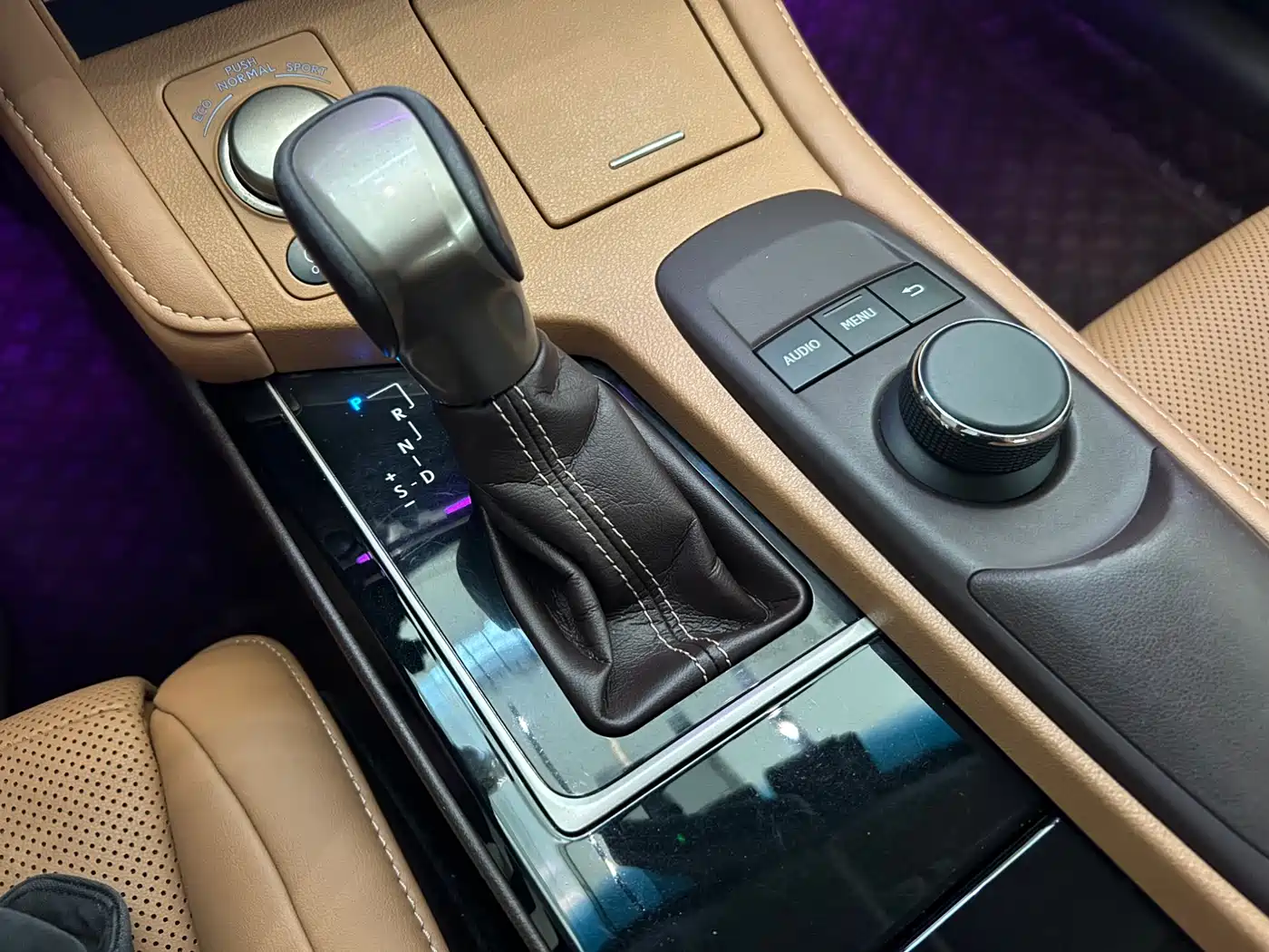 Lexus ES 2015 200 Elite Edition фото 18