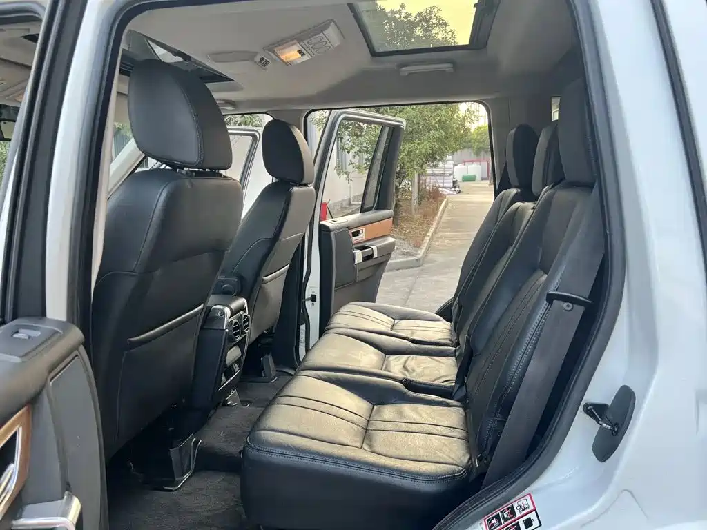 Photo 16 - Land Rover Discovery