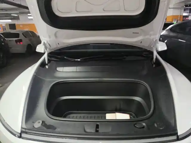 Tesla Model Y 2026 Long Range Rear-Wheel Drive — фото 3