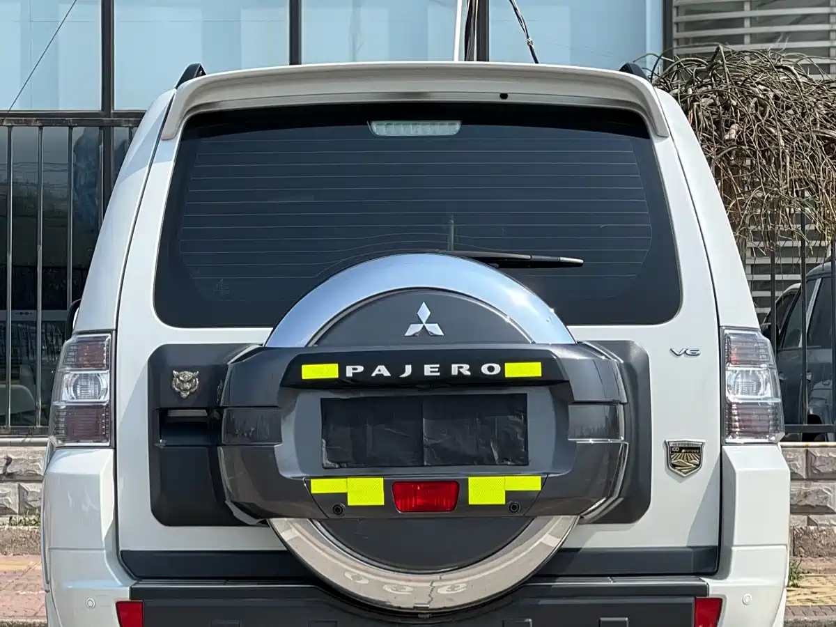 Mitsubishi Pajero (Import) 2019 3.0L Auto Standard Version фото 5