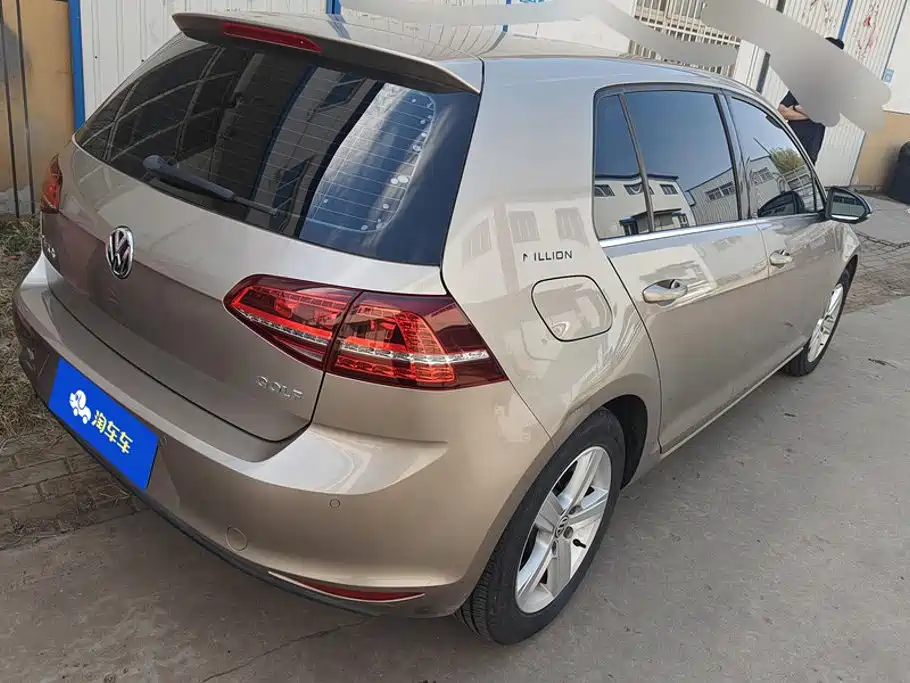 Фото 3 - Volkswagen Golf