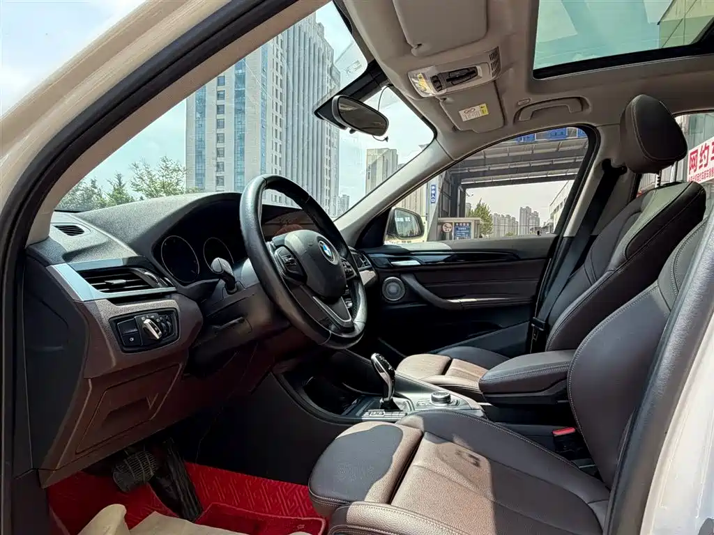 BMW X1 2022 sDrive20Li Fashion фото 9