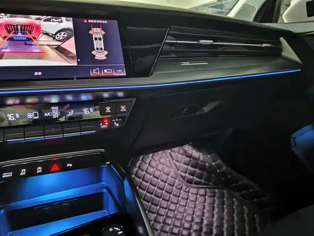 Audi A3 2023 Facelift A3L Limousine 35 TFSI Luxury Sport — фото 5