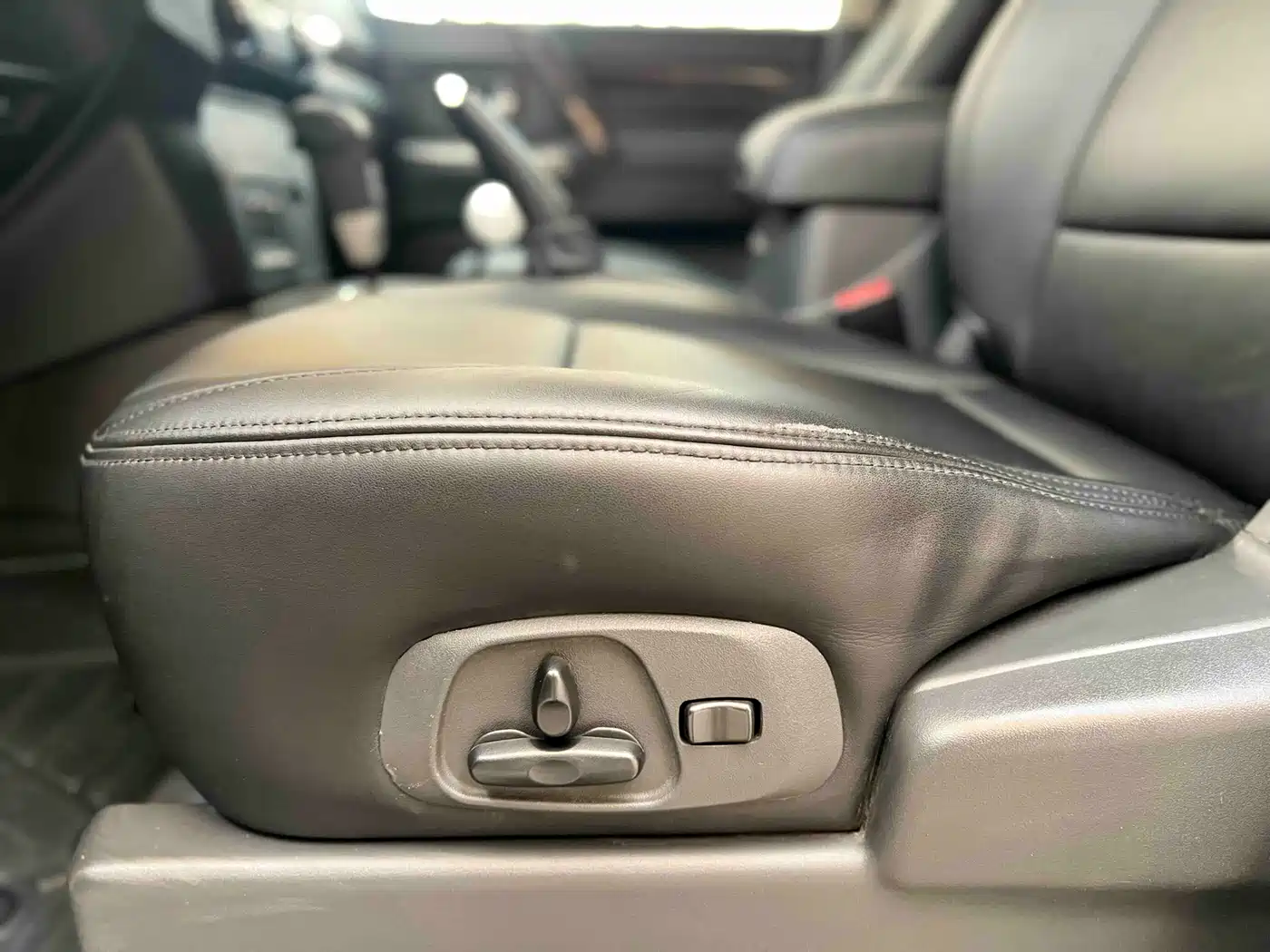 Mitsubishi Pajero (Import) 2016 3.0L Automatic Premium (China V) фото 10