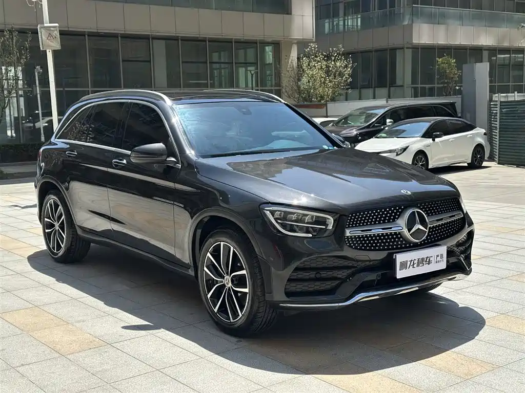 MERCEDES-BENZ GLC