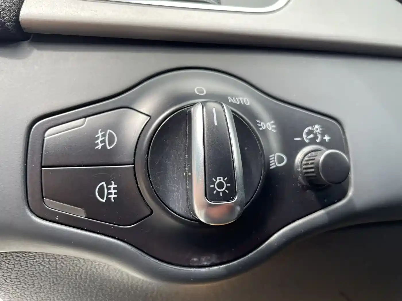 Audi A4L 2016 35 TFSI Automatic Standard фото 18